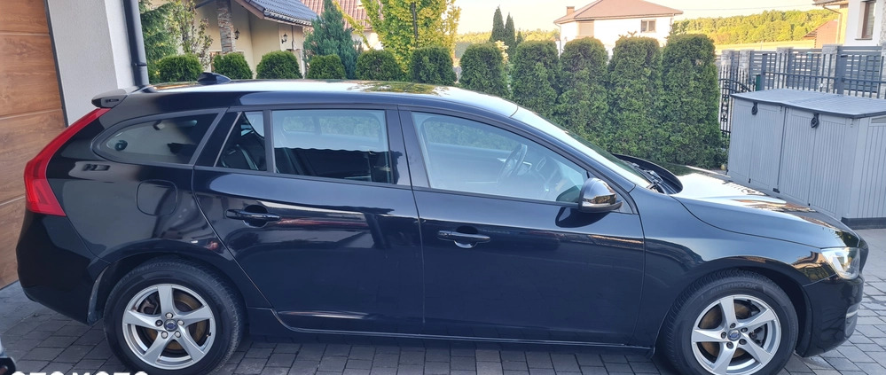 Volvo V60 cena 42900 przebieg: 153300, rok produkcji 2015 z Mikołów małe 436